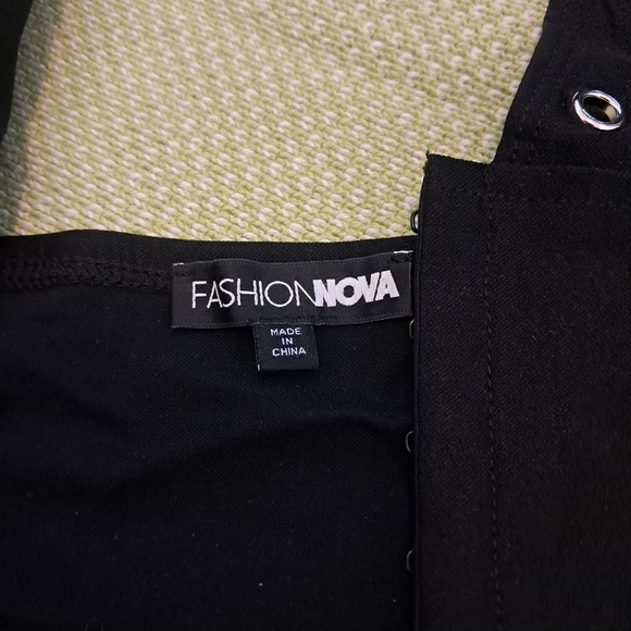 Fashion Nova Black Cropped Corset Top - Picture 3 of 7